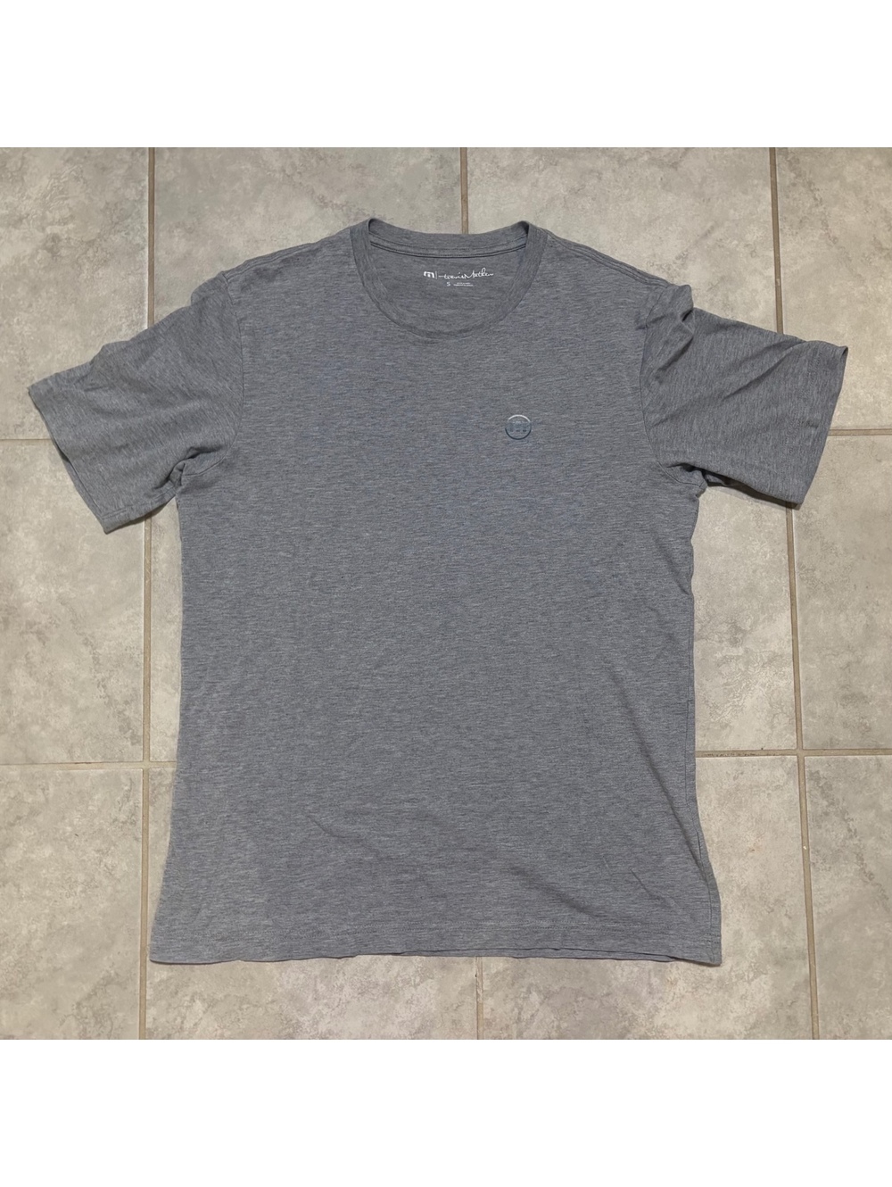Travis Mathew Men’s Medium Heather Gray Graphic T-Shirt Golf Coastal Logo Tee